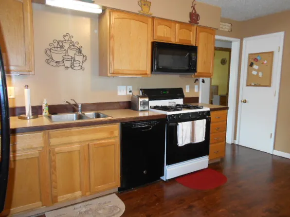 303 Ohio Ave, Iowa Falls, IA 50126
