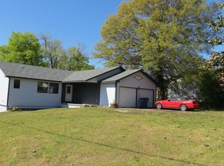 401 S 4th St, Greenfield, MO 65661