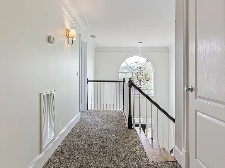 604 Clayborne Ct — Photo 25