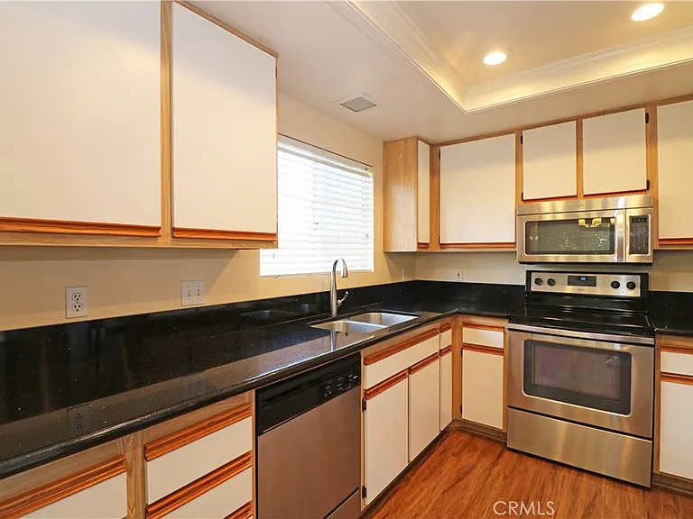 135 Gallery Way — Photo 15