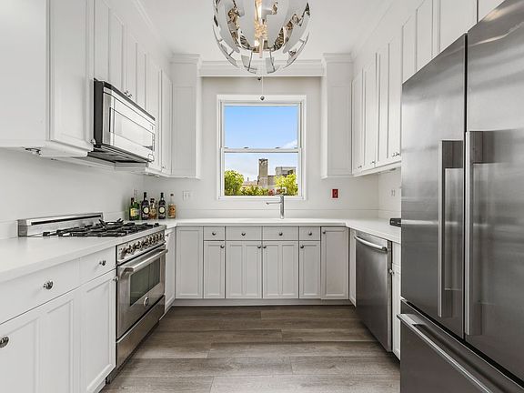 5th image of 211 E 3rd St APT 6R