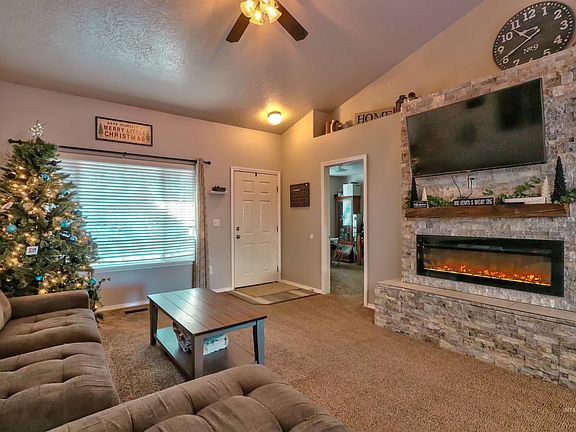 4th image of 8198 E Selway Ct