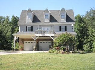 696 Saddlebrook Ln, Cherryville, NC 28021