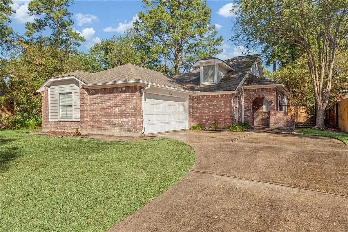 3 bed, 2.0 bath, 1551 sqft, $1,995 — Photo 1