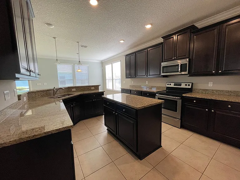 296 Grant Logan Dr — Photo 4