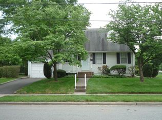 49 Pinelynn Rd, Glen Rock, NJ 07452