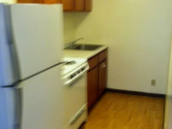 Amazing Shadyside Location * Renovated Apartments * Walk to all the shopping * Available Now * Pe..., 640 Maryland Ave APT 2F, Shadyside, PA 15232