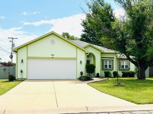 1921 Bluebird Dr, Webb City, MO 64870