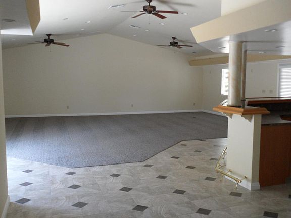 West Wing-Large family room