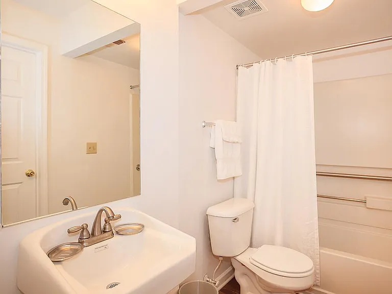 1310 N Rutherford Blvd — Photo 9