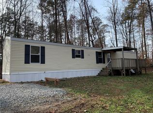 2391 Wards Gap Rd, Mount Airy, NC 27030