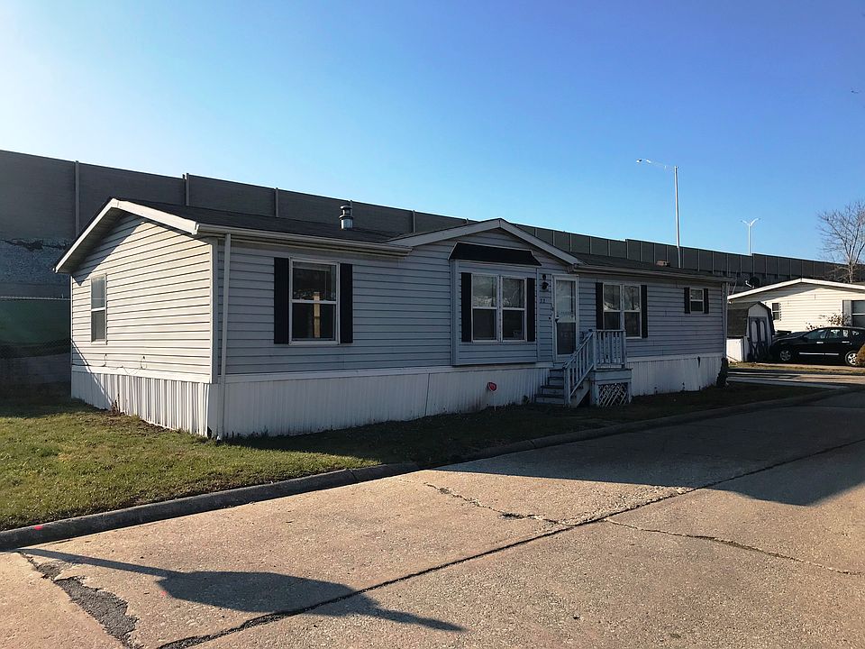 1st image of 22 Ironwood Dr