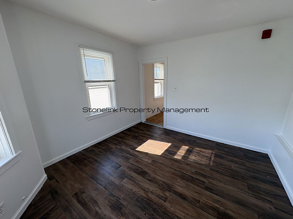 Building Photo 5