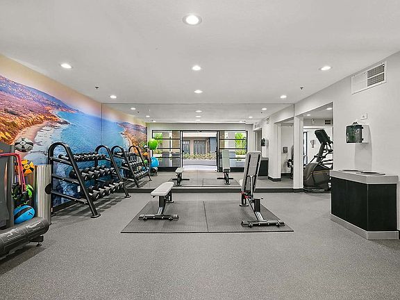 5th image of 141 W Wilshire Ave #2229131