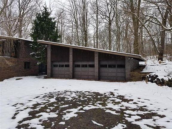 3rd image of 4216 Tamarack Ln