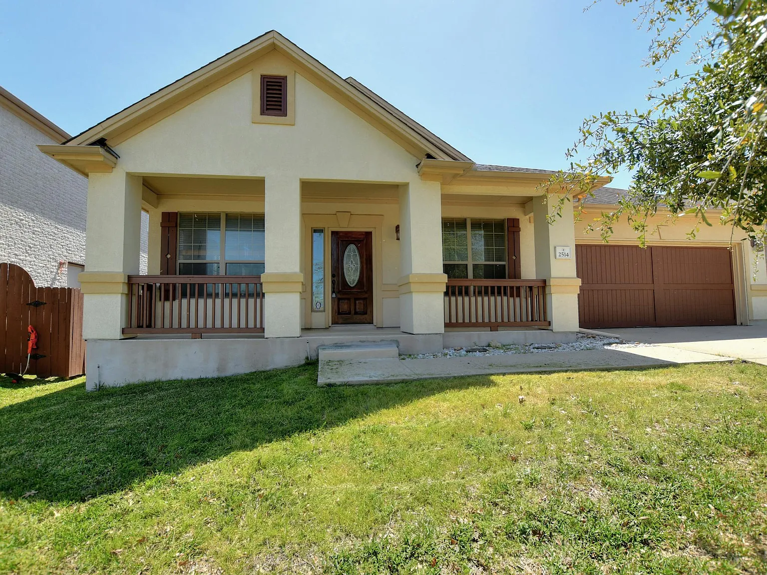 2514 Peterson Dr — Photo 1