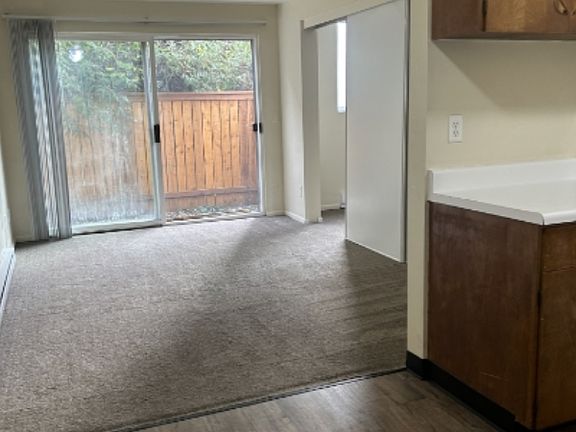 3rd image of 5032 15th Ave NE #1008