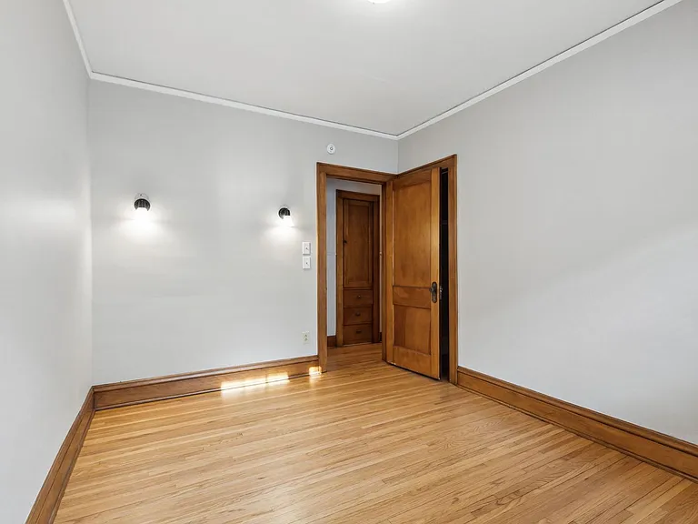 968 Goodrich — Photo 15