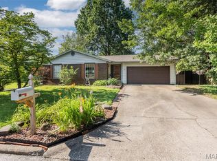 14 Biscayne Dr, Edwardsville, IL 62025