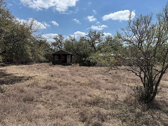 2nd image of 515 Wimberley Oaks Dr