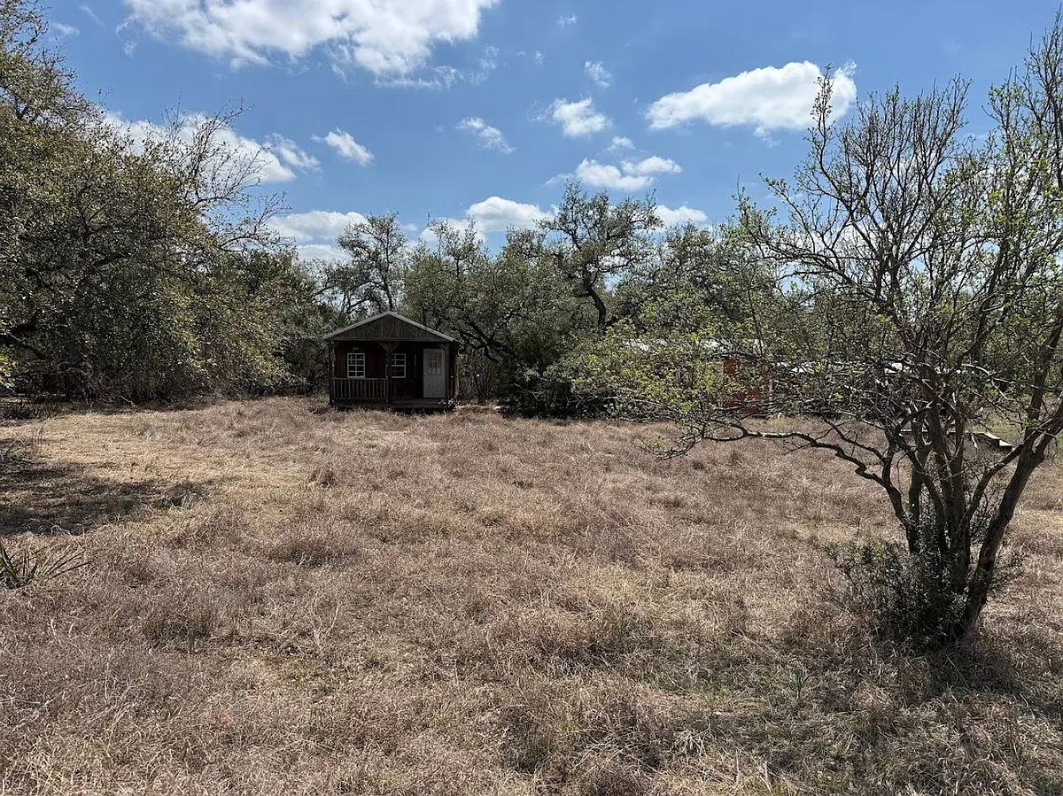 Building Photo - 515 Wimberley Oaks Dr