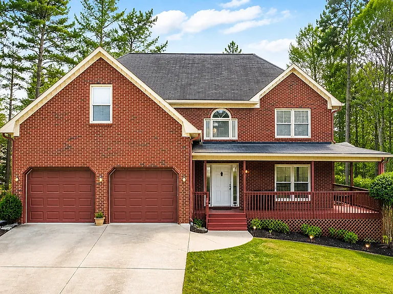 1352 Hearthstone Way NW — Photo 1