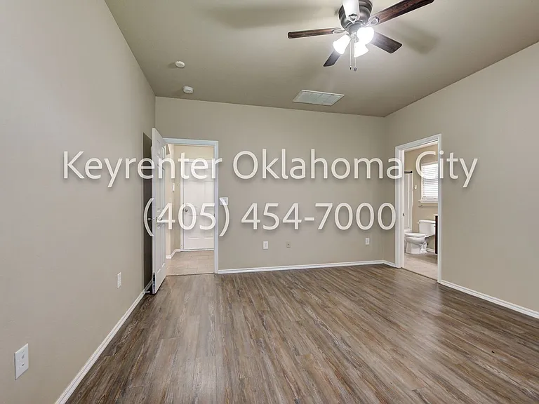 629 E Linden Ln — Photo 14