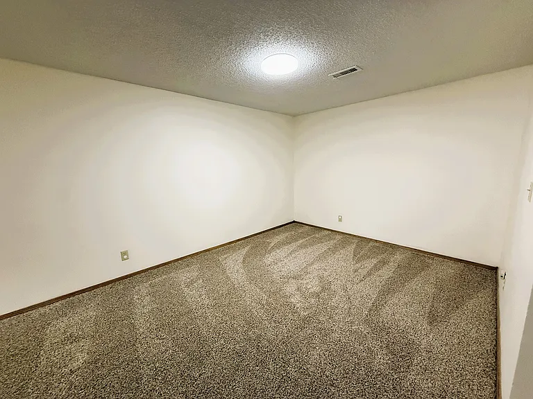13932 E Lockmoor Cir — Photo 13