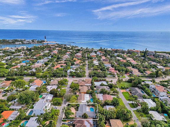 3rd image of 3204 Robbins Road