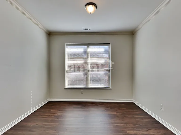 813 Lovebird Ln — Photo 8