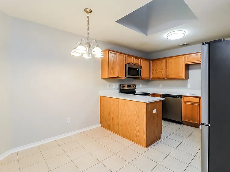 1201 Gray Dawn Dr — Photo 6