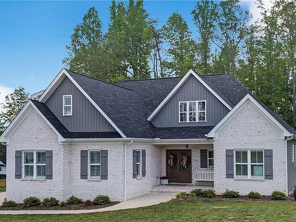 3rd image of 417 Wild Fern Ln
