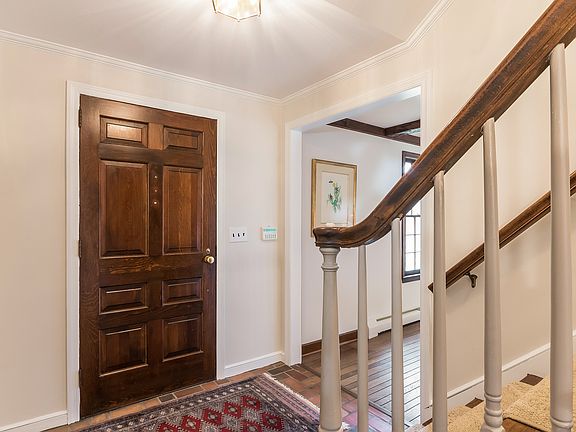 3rd image of 3 Spicewood Ln