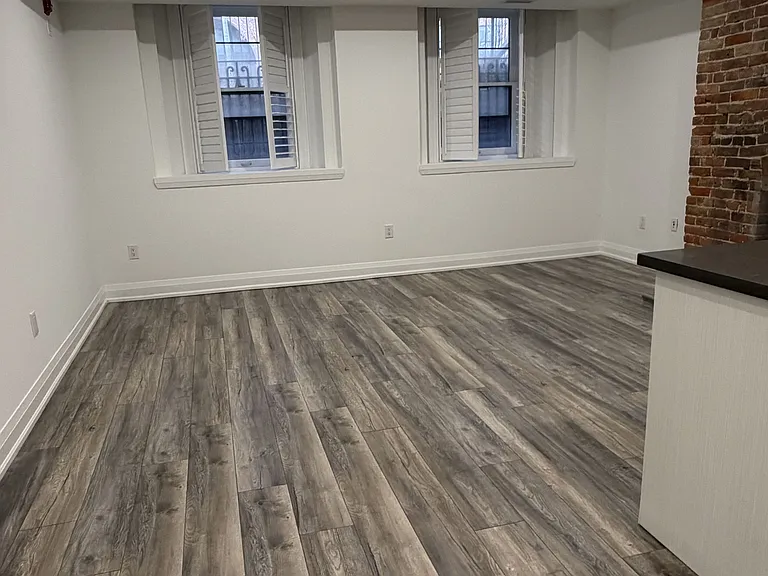 215 Jarvis St #1 — Photo 9