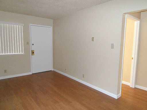 3rd image of 726 S 10th St APT 3