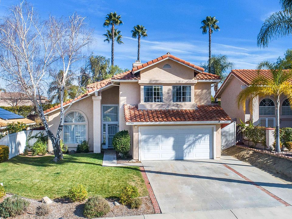 LOVELY RORIPAUGH HILLS HOME 