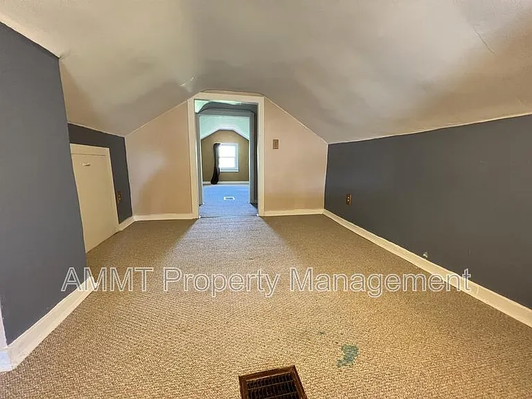 421 19th St NE — Photo 35