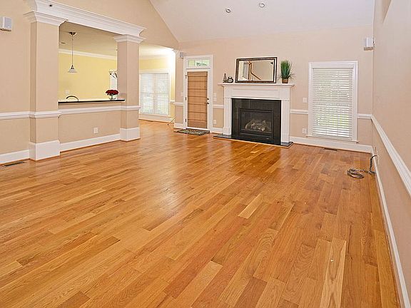 5th image of 725 Butterfly Ct