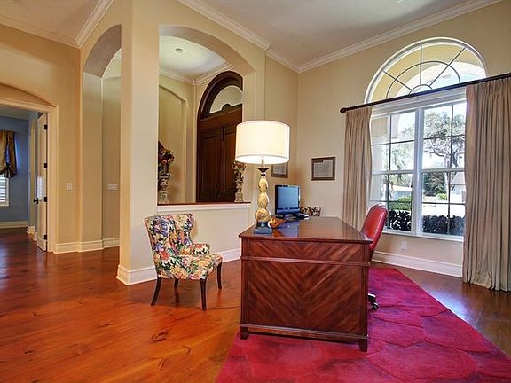 5th image of 480 Capri Way NE