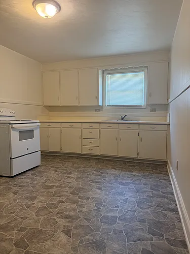 915 9th St SE #2 Photo 1