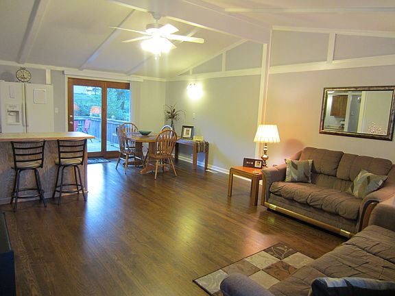 Living Room / Dining Room