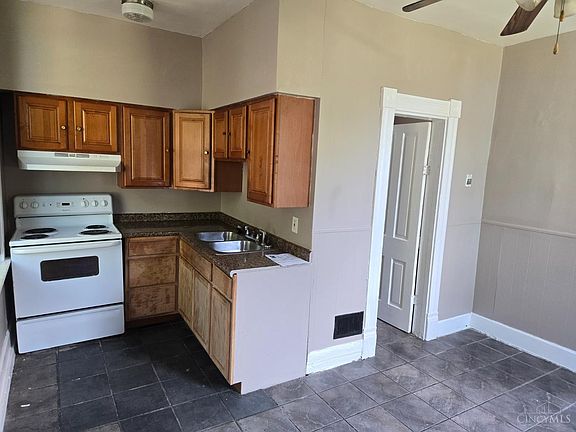 4th image of 3126 River Rd