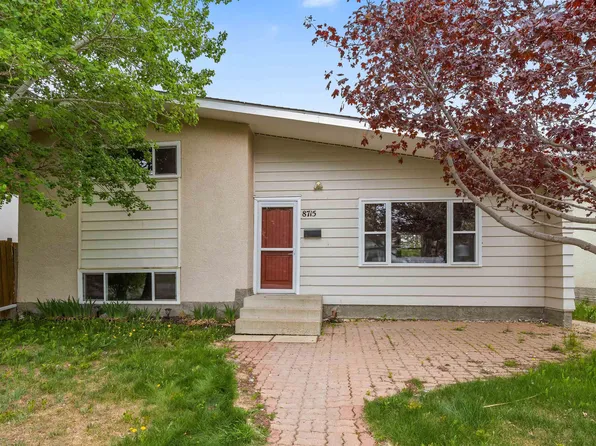 8715 164a St NW, Edmonton, AB T5R 2R2