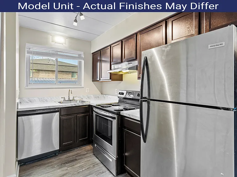 Windsor Woods Apartments — Photo 18