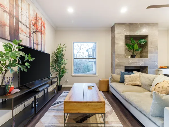 802 S 1st St APT 226, Austin, TX 78704