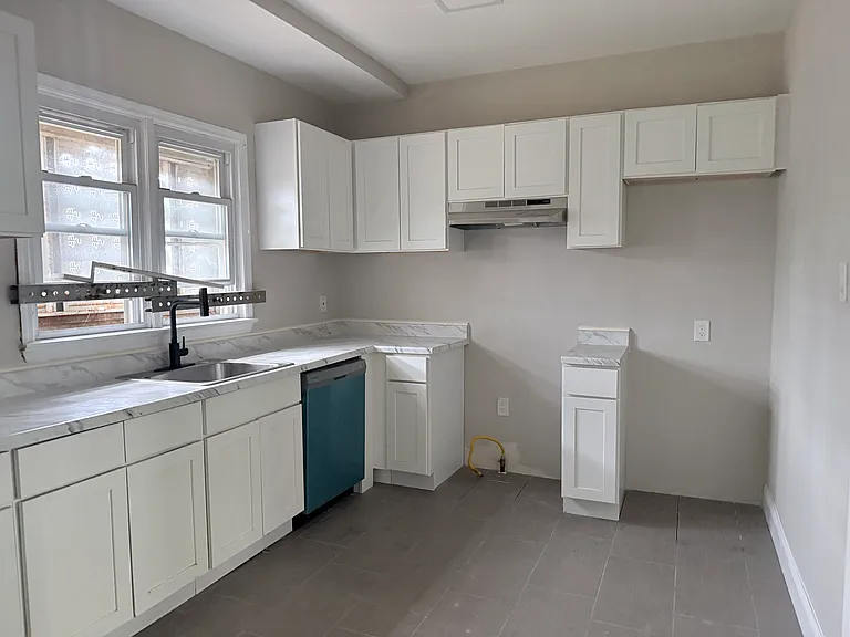 78-80 Huntington Ter #A — Photo 21