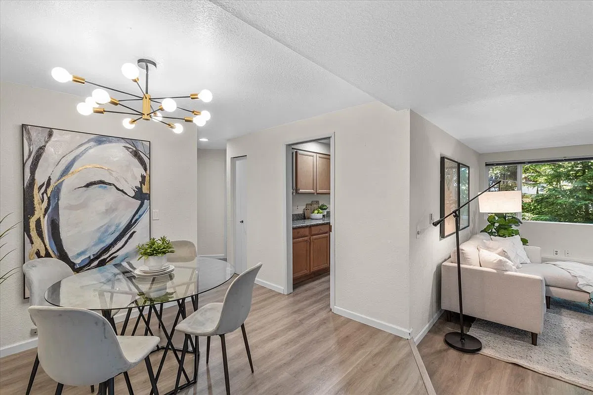 2 bed, 939 sqft, $2,500 — Photo 3