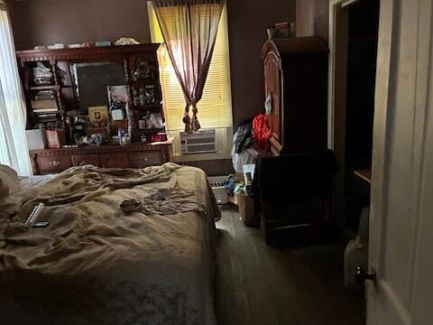 3rd image of 18 Republic Ave