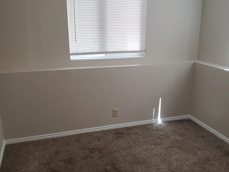 Updated 2 Bedroom! — Photo 2