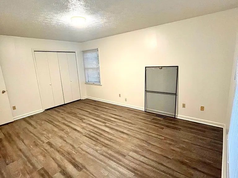 1477 Sandy Cir — Photo 19